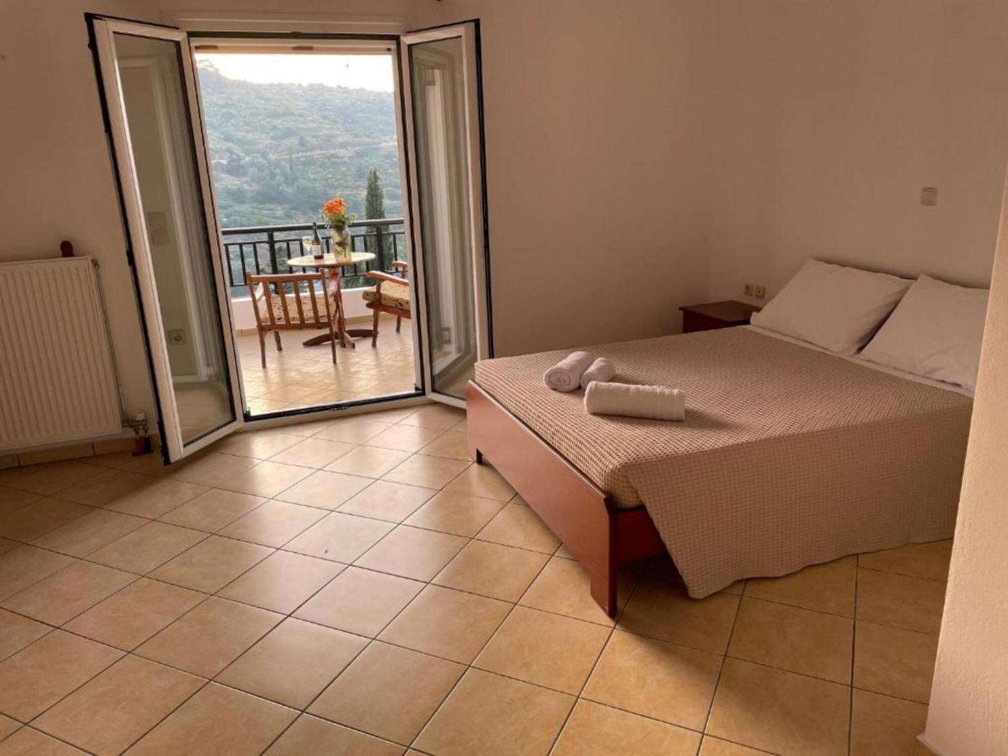 Loukas Apartment